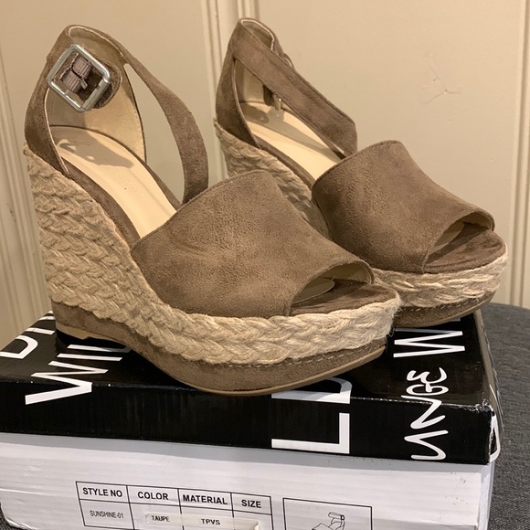 Wild Diva Espadrille Wedges - Picture 1 of 3